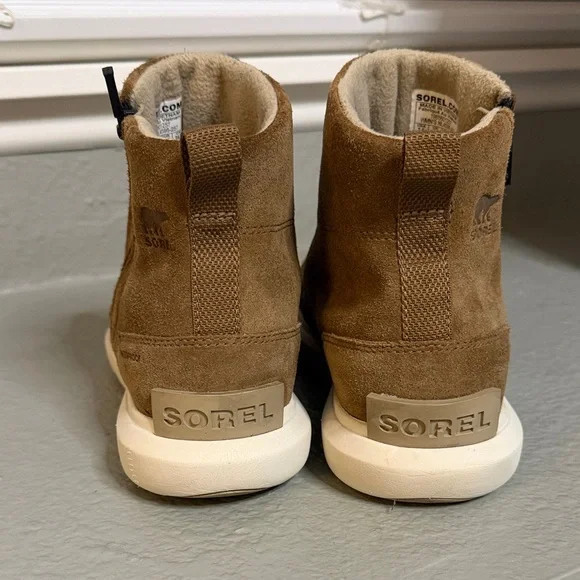 Sorel Brown Suede Ankle Boots with Cream Sole - Picture 2 of 7